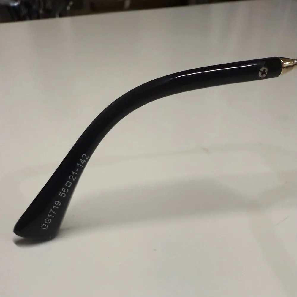 NWT Gucci Black & Lilac Sunglasses